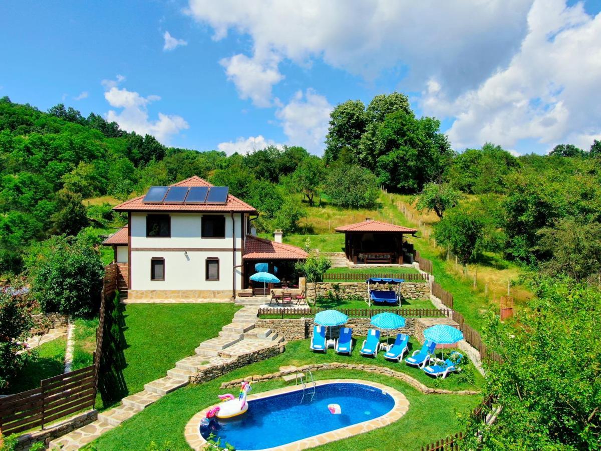 House Maya Трявна Экстерьер фото
