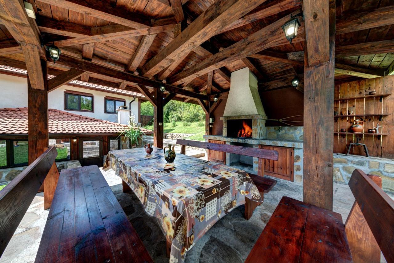 House Maya Трявна Экстерьер фото
