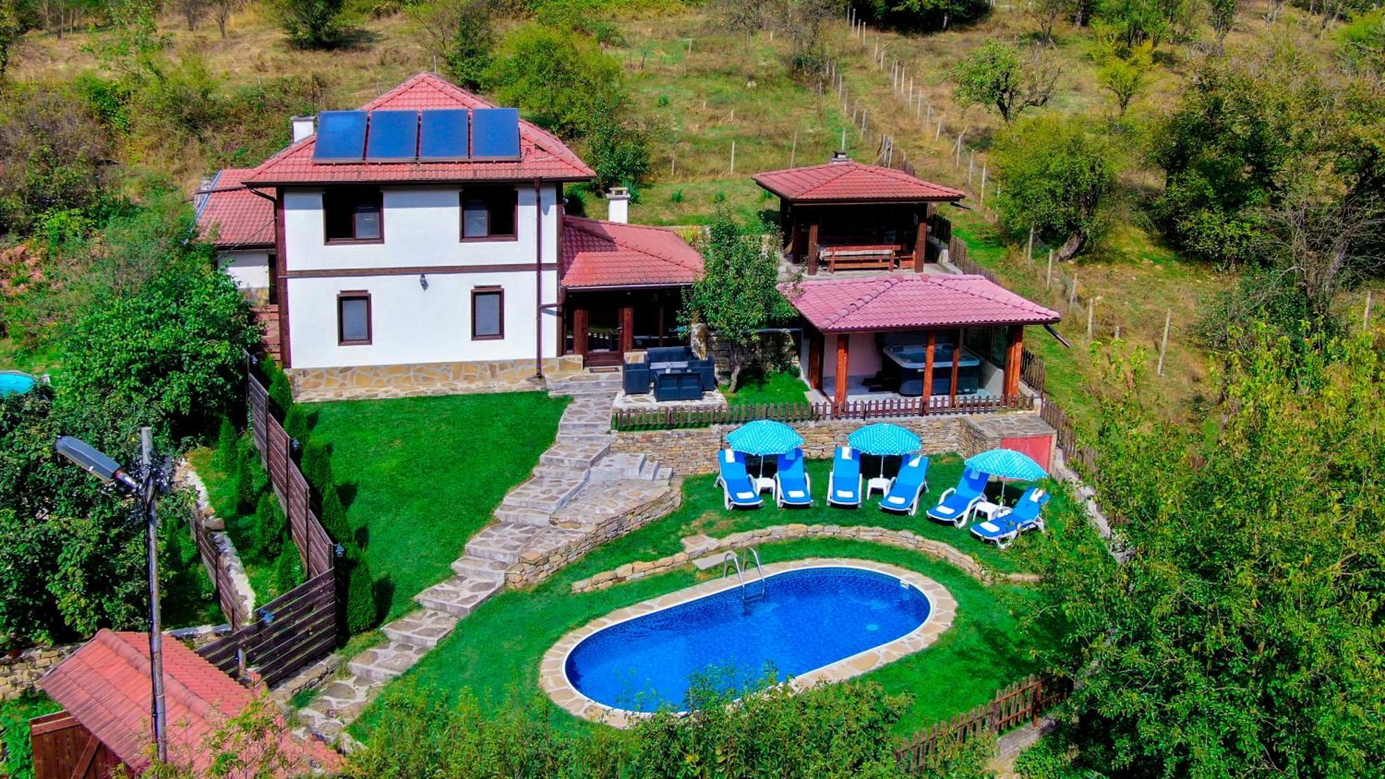 House Maya Трявна Экстерьер фото
